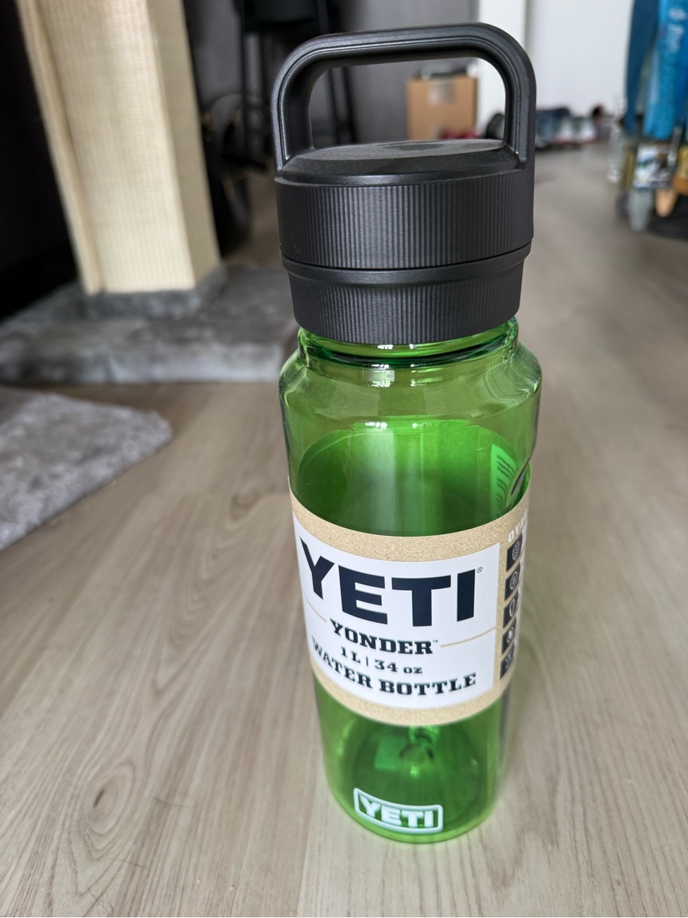 Yeti Yonder 1L water Bottle NWT